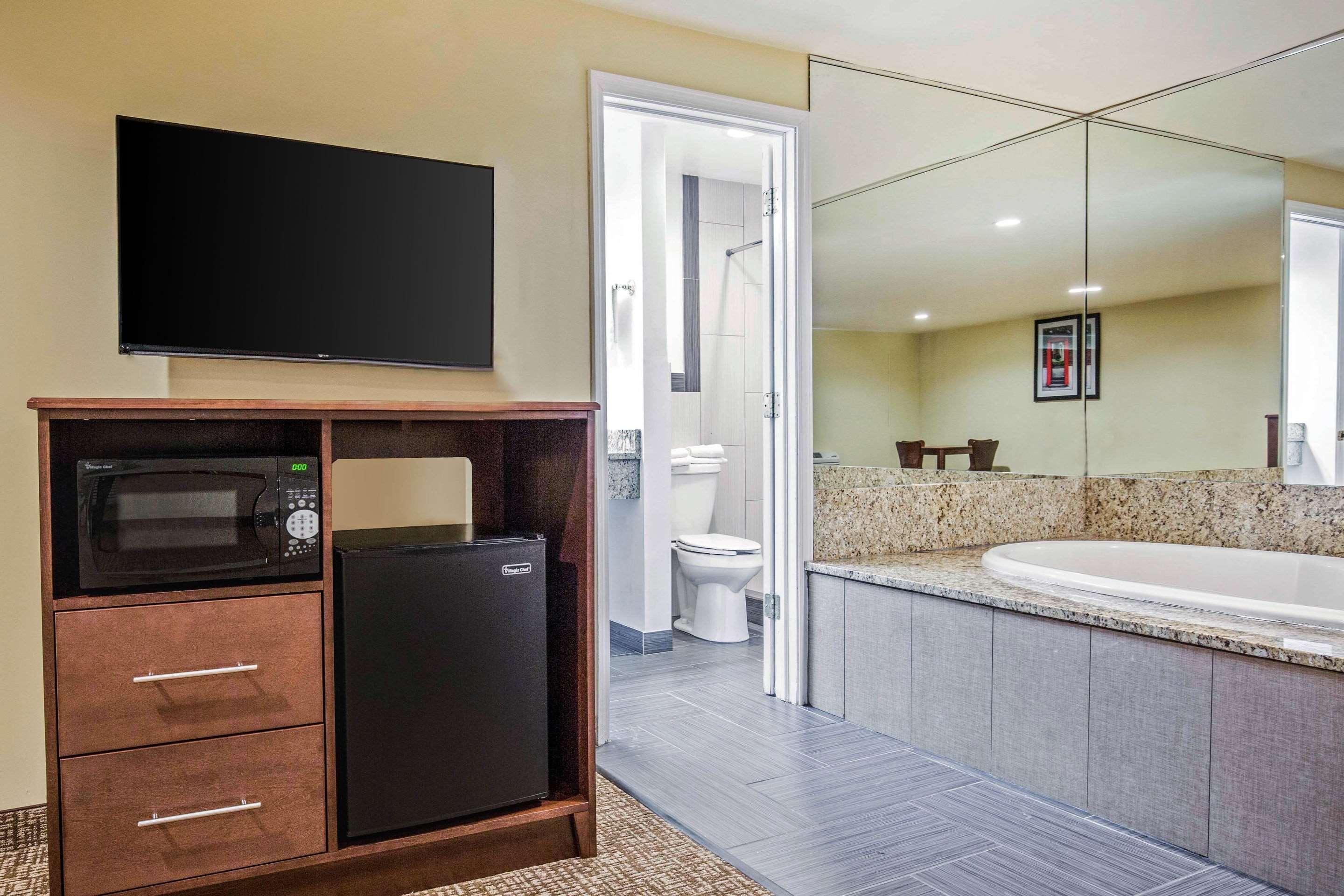 Rodeway Inn Lyons - La Grange Zewnętrze zdjęcie