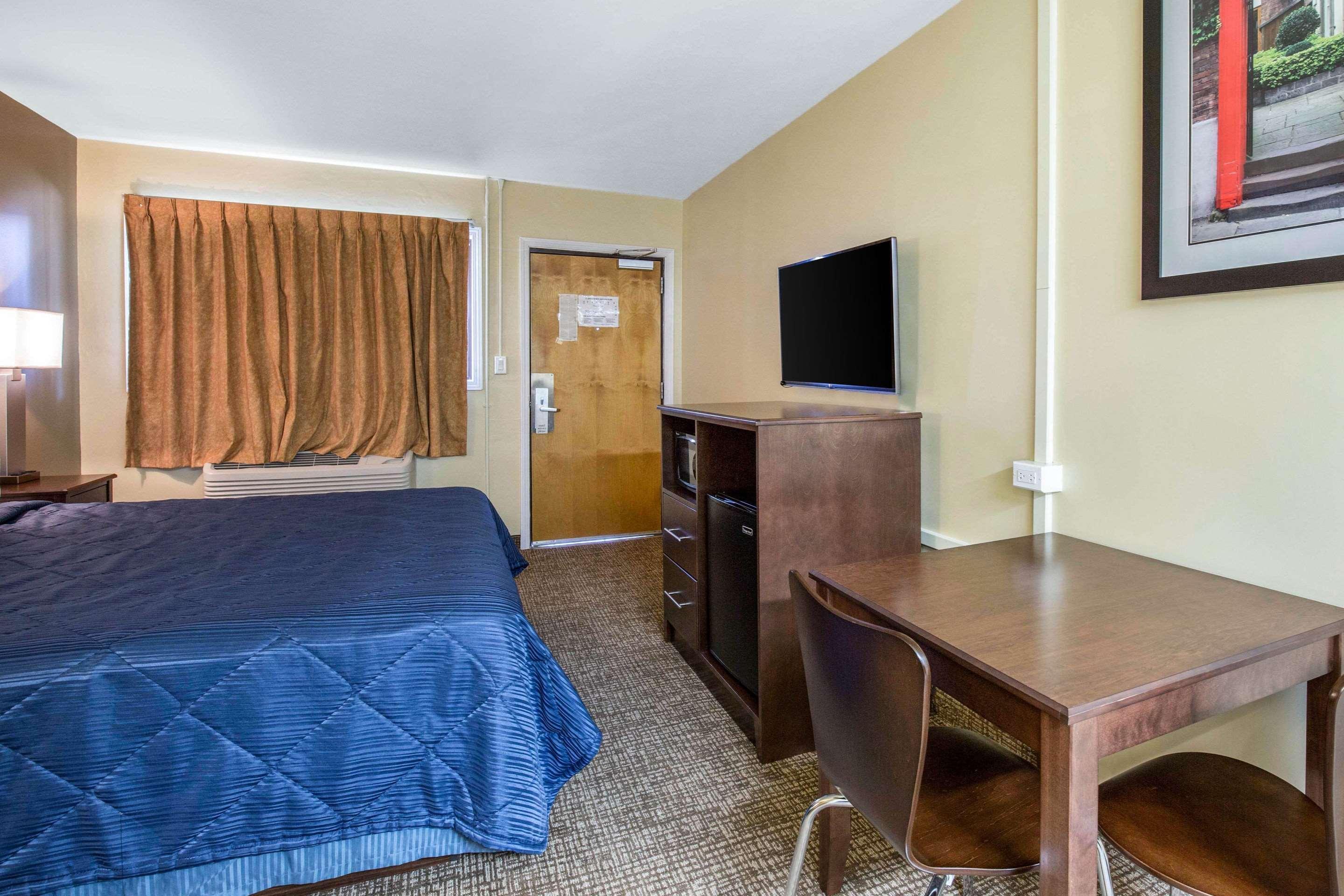 Rodeway Inn Lyons - La Grange Zewnętrze zdjęcie